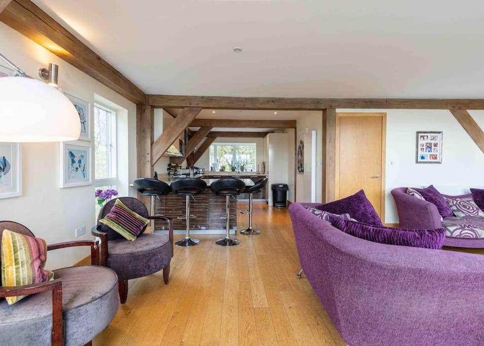 Holiday home Otters Holt Somerford Keynes